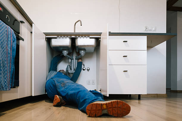 Professional Leak Detection technician working in Alba, MO